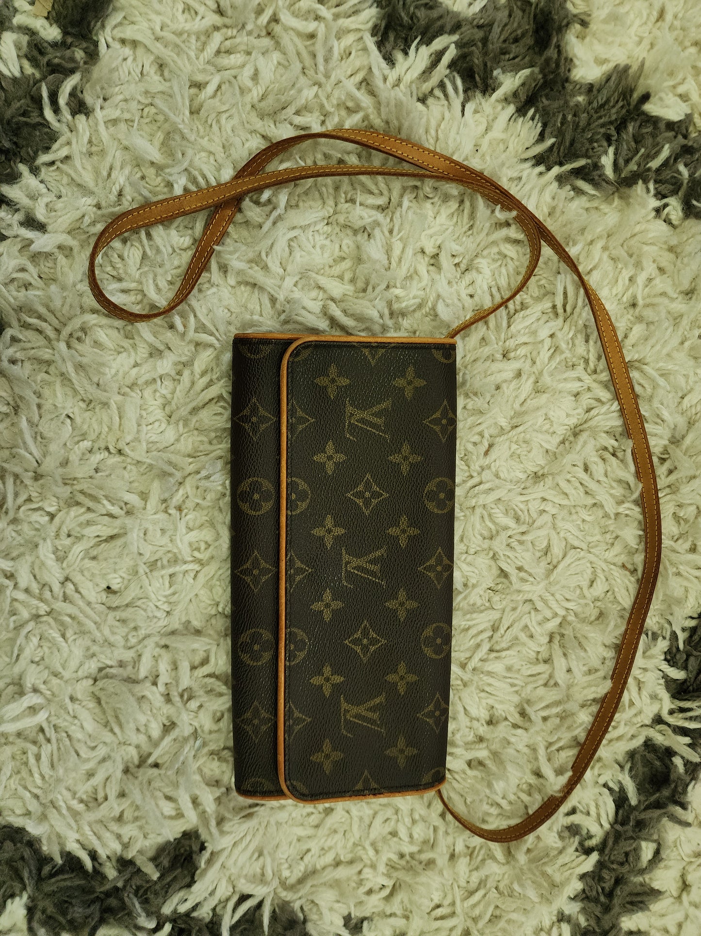 Twin pochette